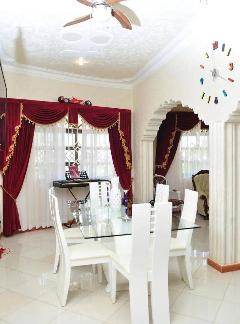 Plot 4 Kavuma Close Villa Kampala